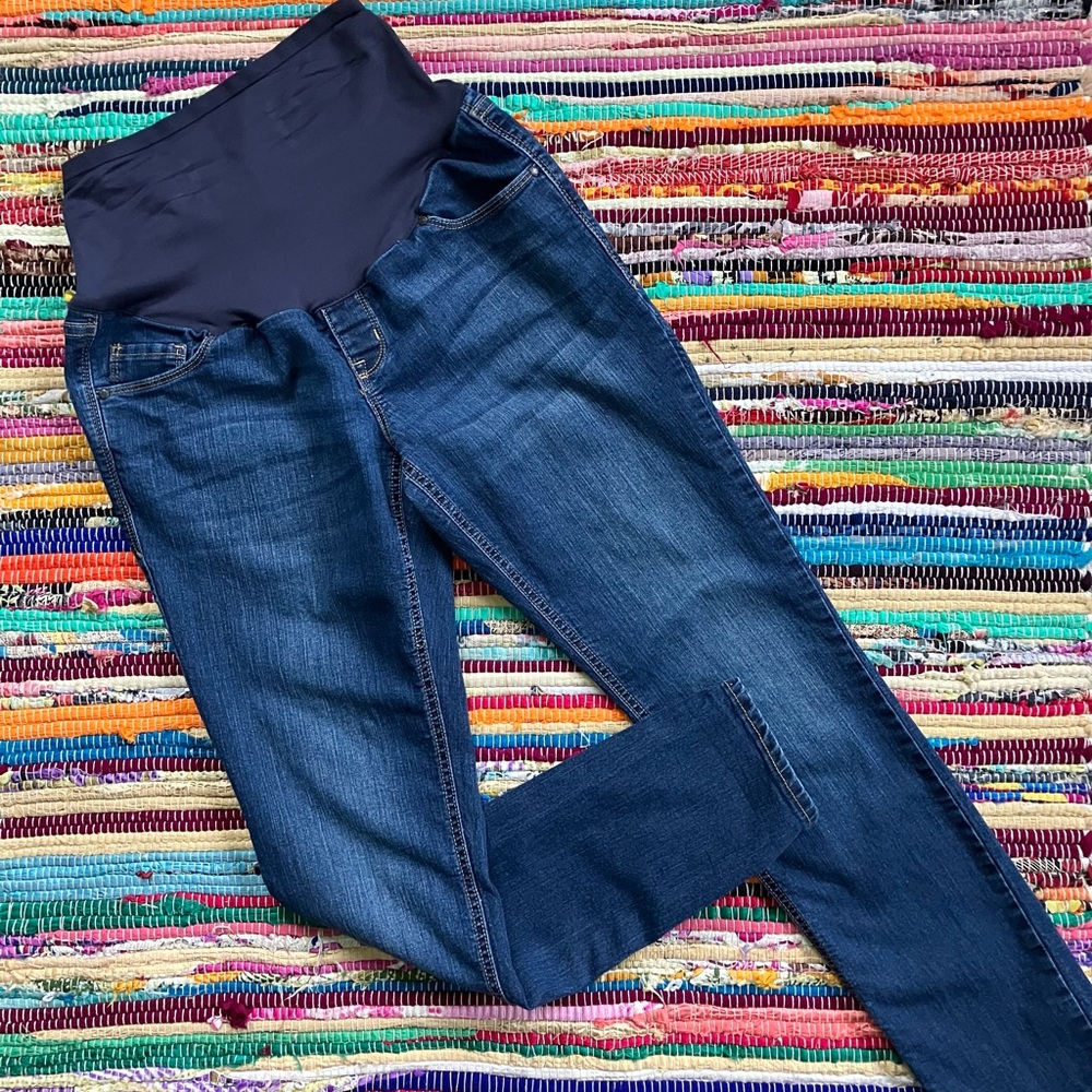 Old Navy ~ Skinny maternity jeans